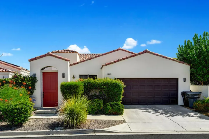 FRONT OF HOME.jpg mls