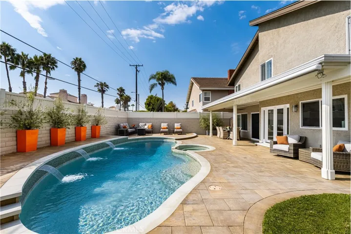 6822 Presidente Drive, Huntington Beach, California 92648