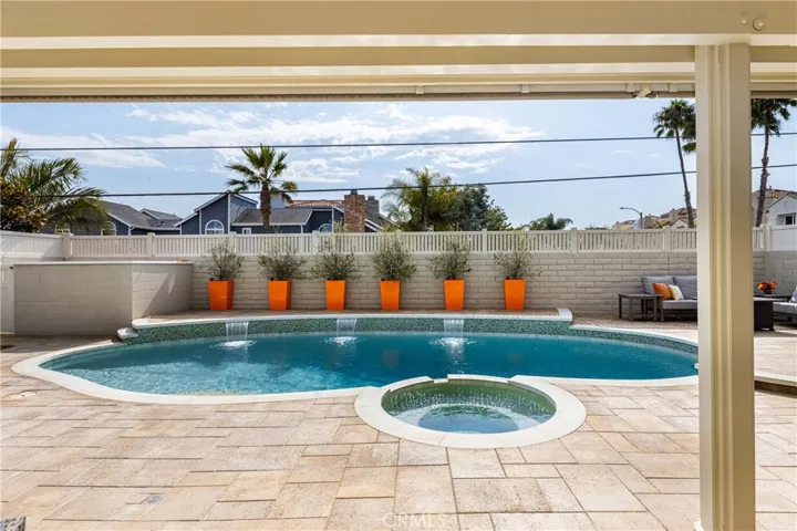 6822 Presidente Drive, Huntington Beach, California 92648