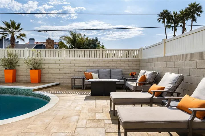 6822 Presidente Drive, Huntington Beach, California 92648
