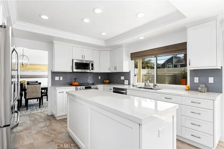 6822 Presidente Drive, Huntington Beach, California 92648