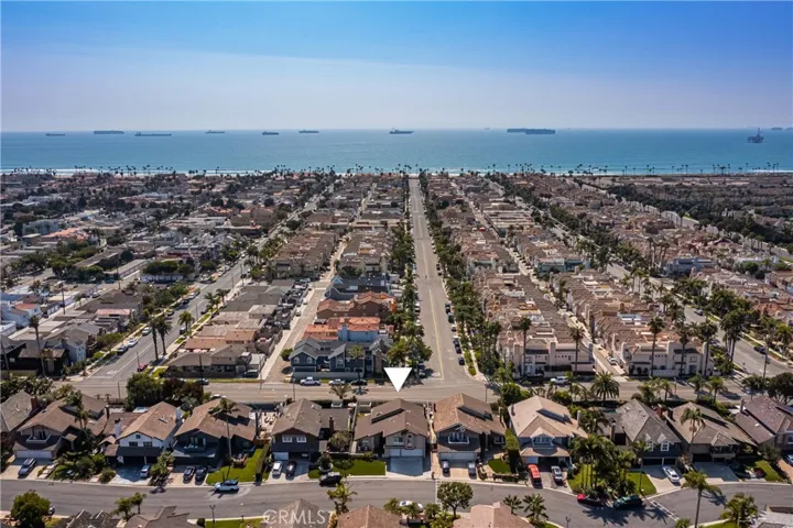 6822 Presidente Drive, Huntington Beach, California 92648