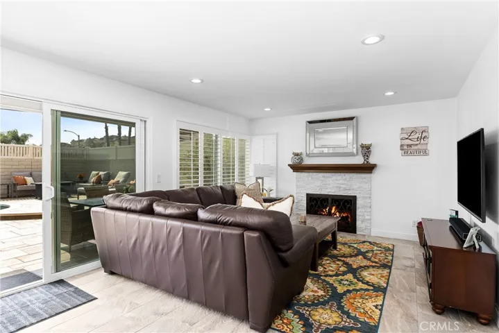 6822 Presidente Drive, Huntington Beach, California 92648