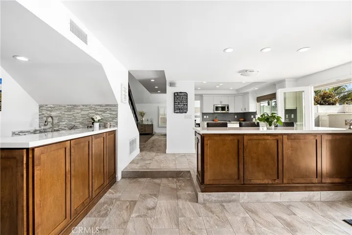 6822 Presidente Drive, Huntington Beach, California 92648