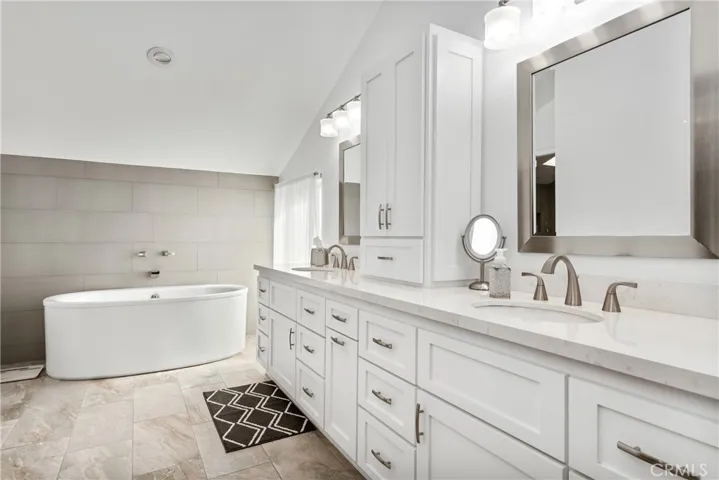 6822 Presidente Drive, Huntington Beach, California 92648
