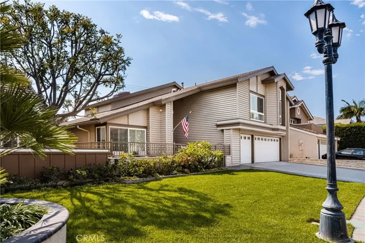 6822 Presidente Drive, Huntington Beach, California 92648
