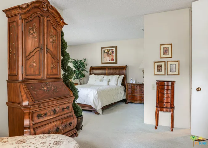 2521 N Whitewater Club Drive B, Palm Springs, California 92262