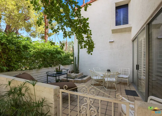 2521 N Whitewater Club Drive B, Palm Springs, California 92262