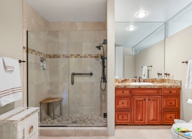 2521 N Whitewater Club Drive B, Palm Springs, California 92262