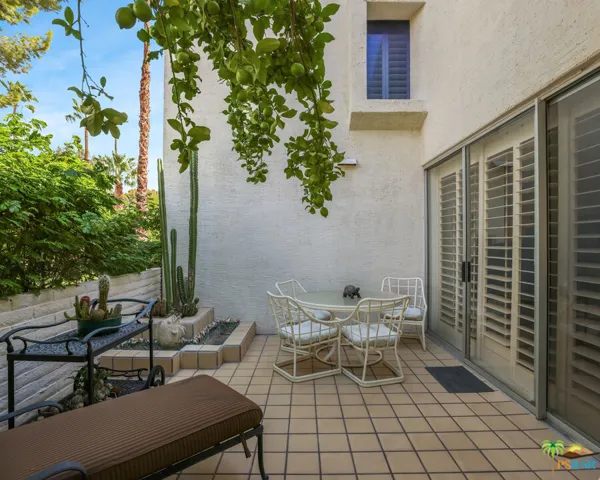 2521 N Whitewater Club Drive B, Palm Springs, California 92262