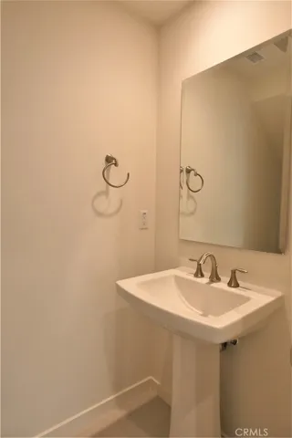139 Anthology, Irvine, California 92618