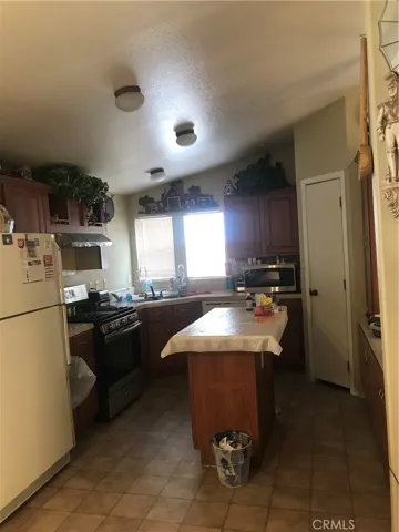 25091 Camino Del Norte, Barstow, California 92311