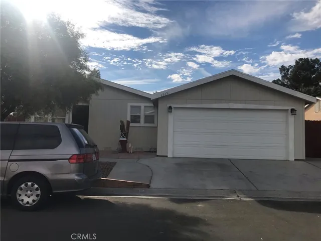 25091 Camino Del Norte, Barstow, California 92311