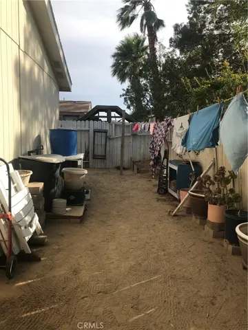25091 Camino Del Norte, Barstow, California 92311