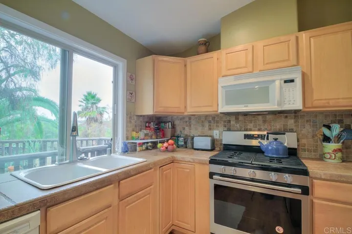 588 Estrelita Drive, Vista, California 92084