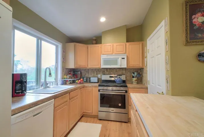 588 Estrelita Drive, Vista, California 92084