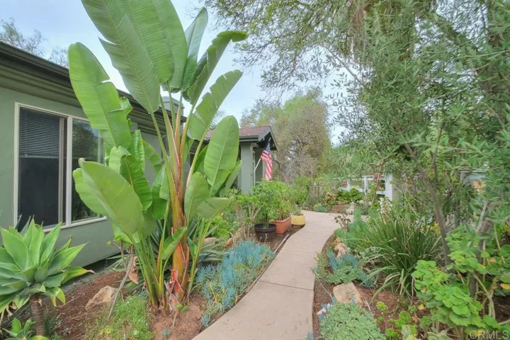 588 Estrelita Drive, Vista, California 92084
