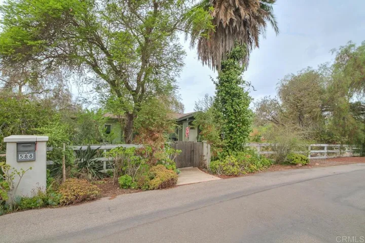 588 Estrelita Drive, Vista, California 92084