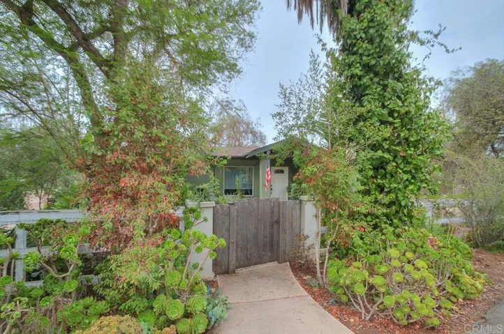 588 Estrelita Drive, Vista, California 92084