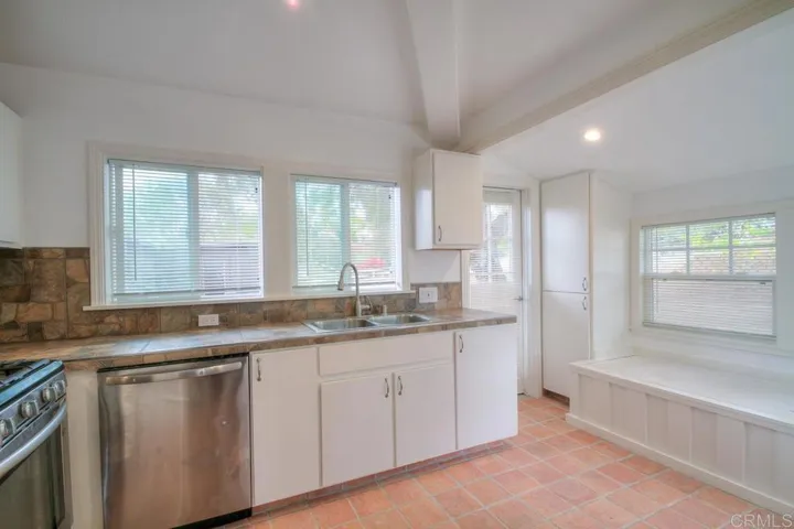 588 Estrelita Drive, Vista, California 92084