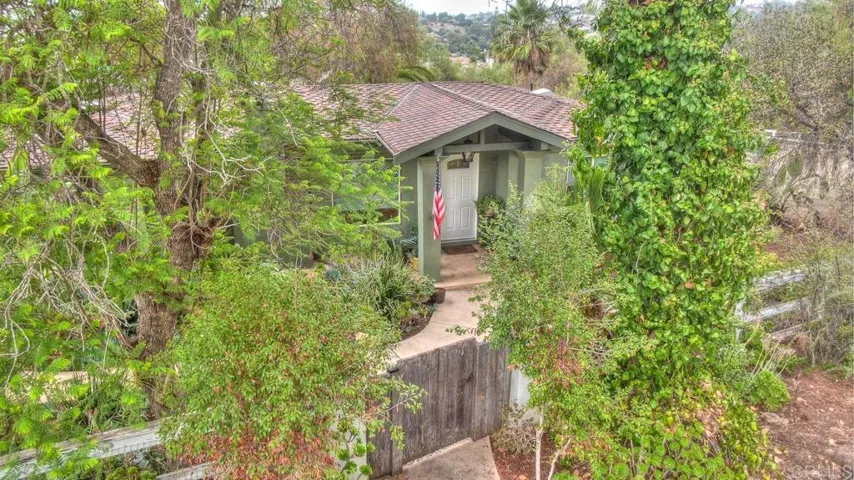 588 Estrelita Drive, Vista, California 92084