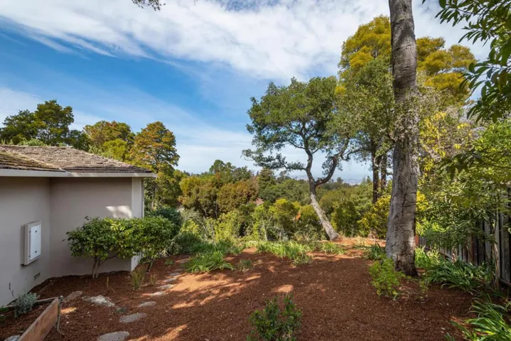 , Hillsborough, California 94010