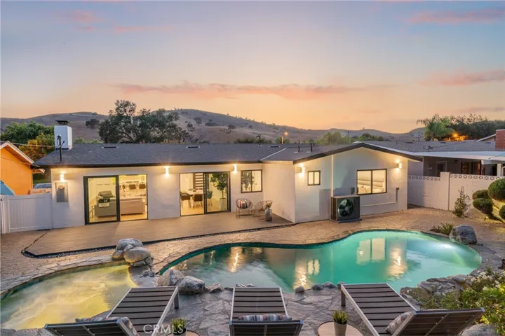 Calabasas Twilight crown Jewel