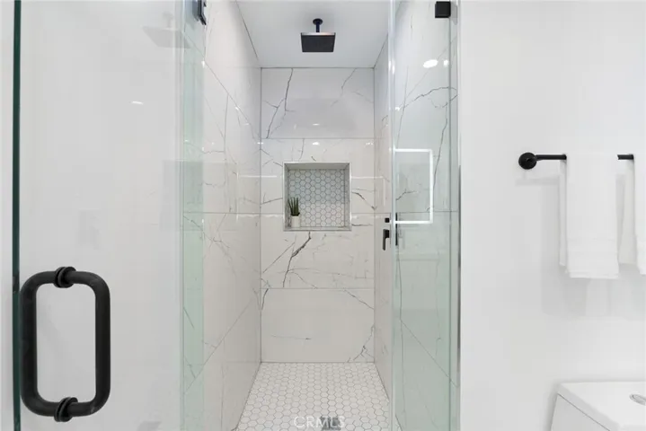 Spa like Shower w/Hexagon tile accents & Niche