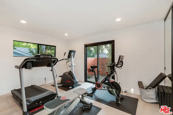 15517 Briarwood Drive, Sherman Oaks, California 91403
