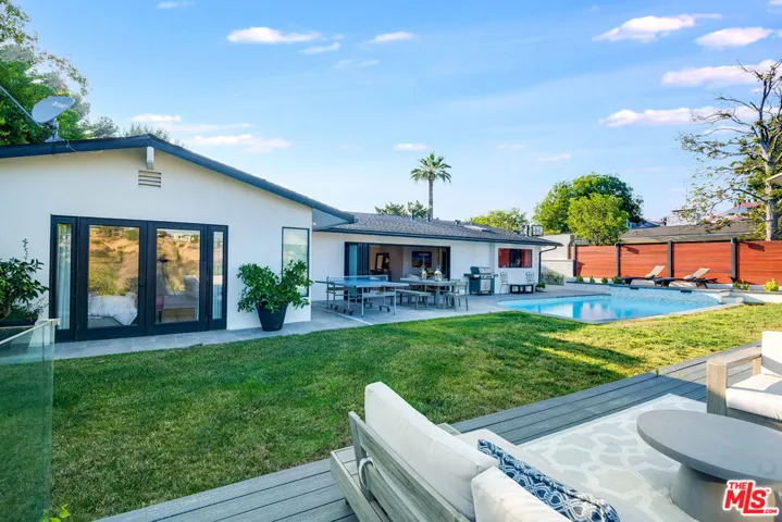 15517 Briarwood Drive, Sherman Oaks, California 91403