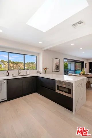 15517 Briarwood Drive, Sherman Oaks, California 91403