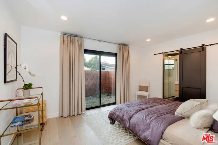 15517 Briarwood Drive, Sherman Oaks, California 91403