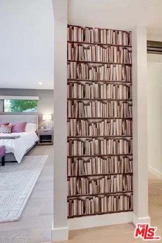 15517 Briarwood Drive, Sherman Oaks, California 91403