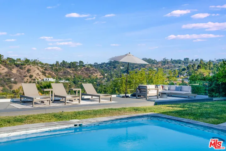 15517 Briarwood Drive, Sherman Oaks, California 91403