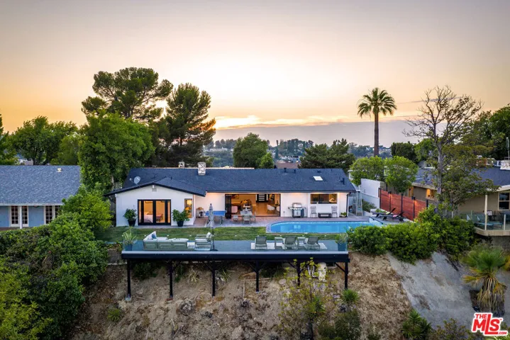 15517 Briarwood Drive, Sherman Oaks, California 91403