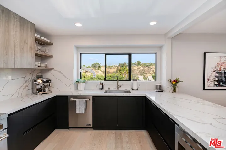 15517 Briarwood Drive, Sherman Oaks, California 91403