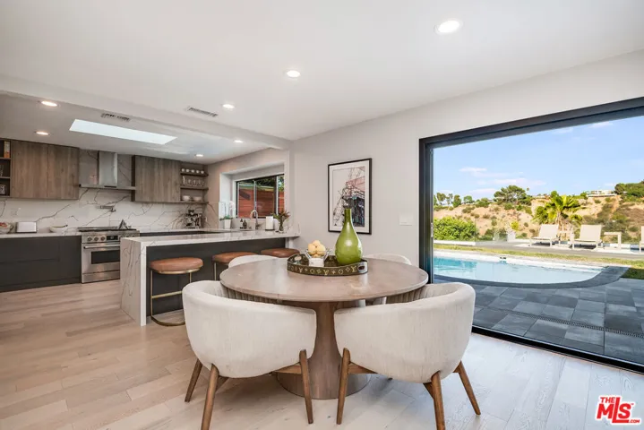 15517 Briarwood Drive, Sherman Oaks, California 91403