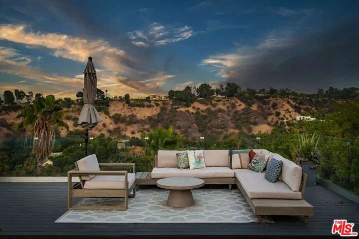 15517 Briarwood Drive, Sherman Oaks, California 91403