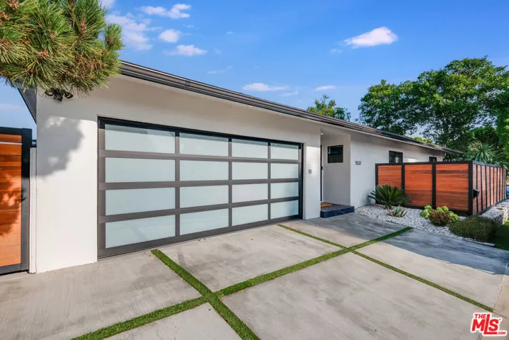 15517 Briarwood Drive, Sherman Oaks, California 91403