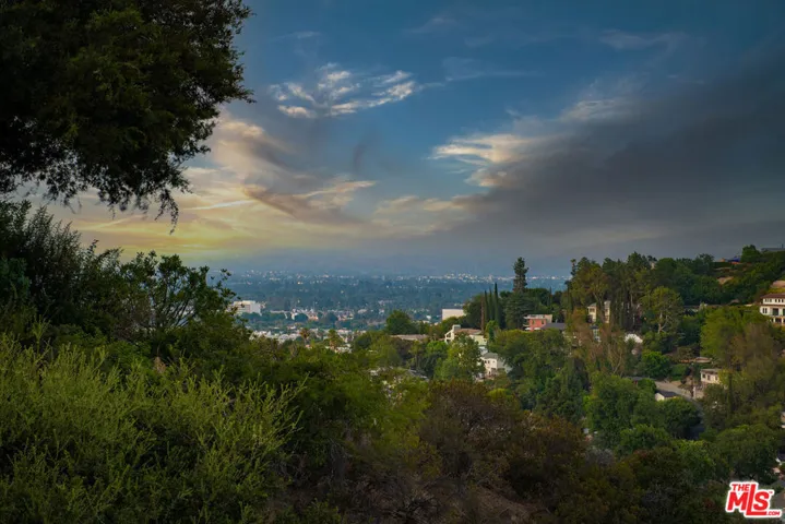 15517 Briarwood Drive, Sherman Oaks, California 91403
