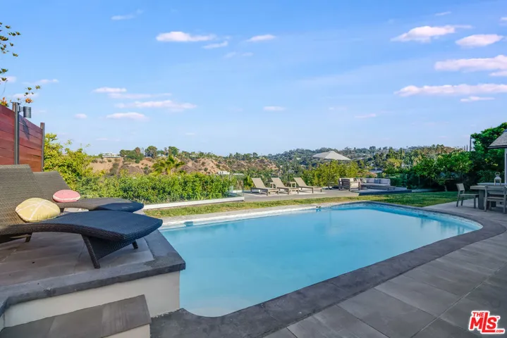 15517 Briarwood Drive, Sherman Oaks, California 91403