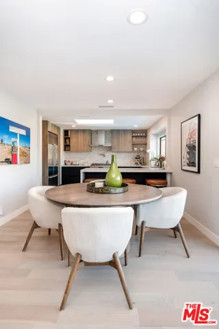 15517 Briarwood Drive, Sherman Oaks, California 91403