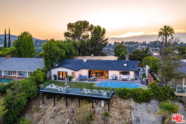 15517 Briarwood Drive, Sherman Oaks, California 91403