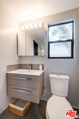 15517 Briarwood Drive, Sherman Oaks, California 91403
