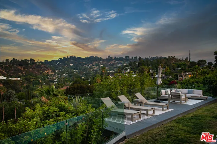 15517 Briarwood Drive, Sherman Oaks, California 91403