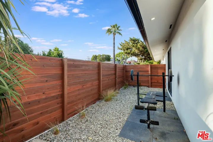 15517 Briarwood Drive, Sherman Oaks, California 91403