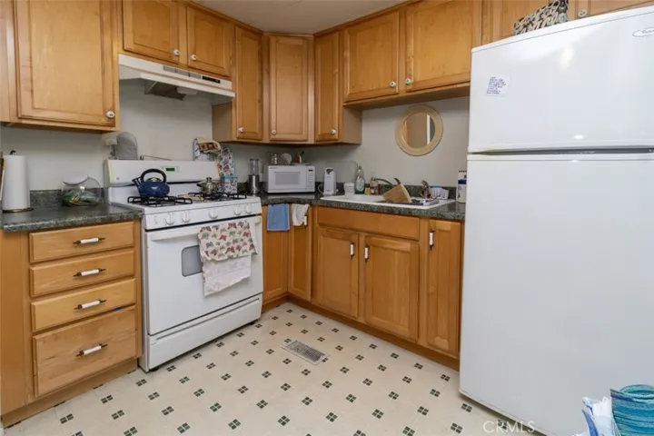 9391 California Avenue 124, Riverside, California 92503