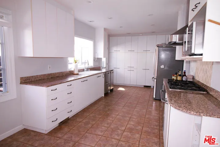 922 S Sierra Bonita Avenue, Los Angeles, California 90036