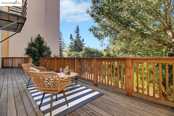30 Domingo Ave 7, Berkeley, California 94705-2447