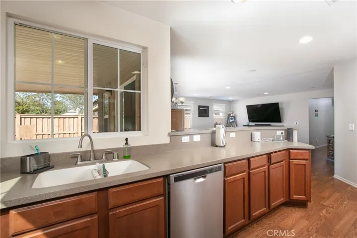 684 Julian Avenue, San Jacinto, California 92582